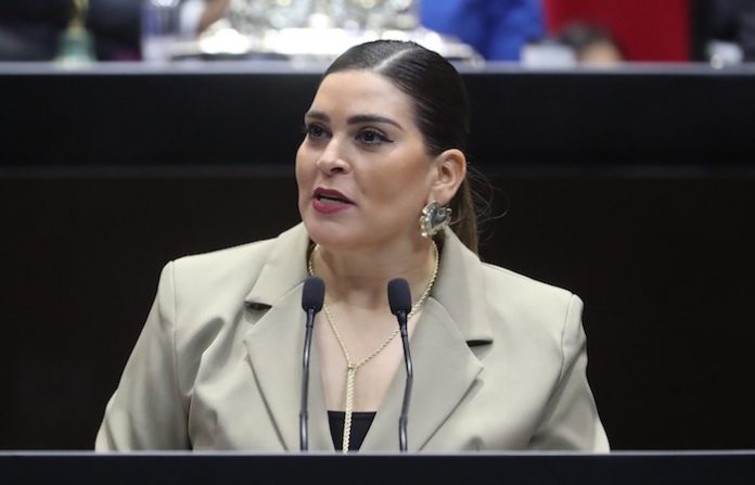 Desde San Lázaro, diputada Ana Isabel González impulsa participación política entre universitarios