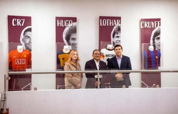 Escobedo fortalece identidad mundialista con exposición histórica del futbol rumbo a 2026