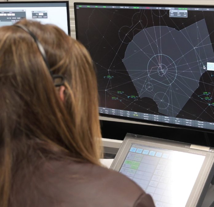 Sindicato de controladores aéreos de Argentina realizará paros desde este jueves