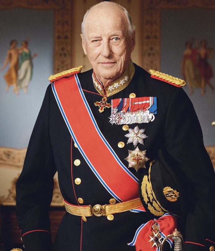 El rey Harald V de Noruega es ingresado en hospital por una infección y deshidratación