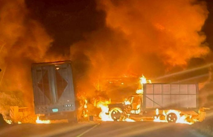 Violencia de narcos tras muerte de jefe del CJNG busca sembrar pánico en México