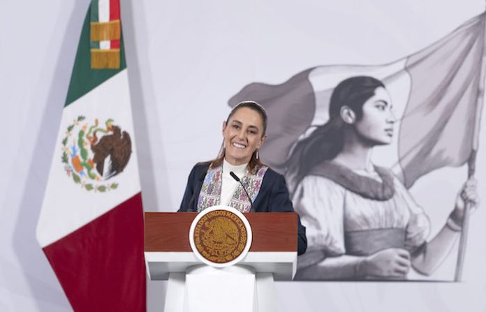 Sheinbaum impulsa reforma para que diputados y senadores ganen su cargo en las urnas y no por listas