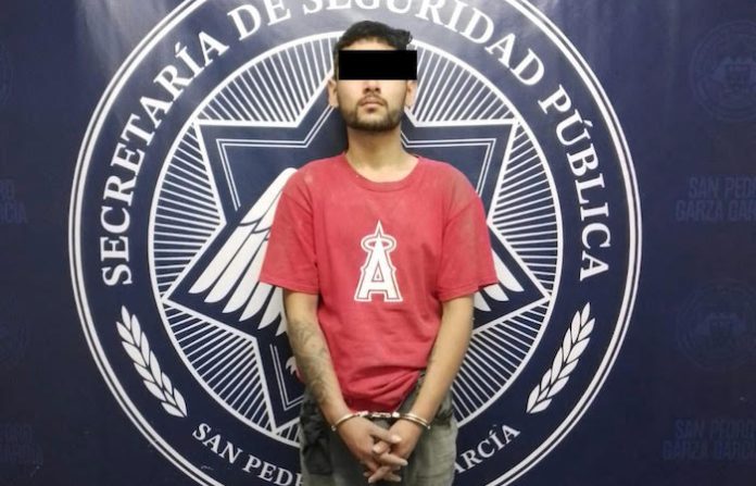 Detienen en San Pedro a joven con orden de aprehensión vigente por delitos contra la salud en Tamaulipas