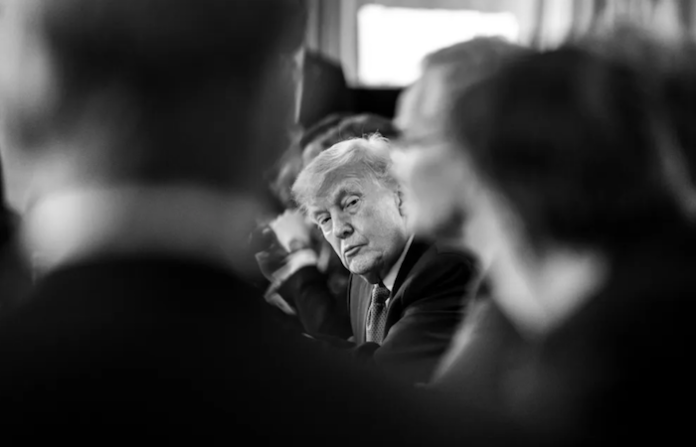 Entran en vigor nuevos aranceles de EU tras fallo de la Corte Suprema