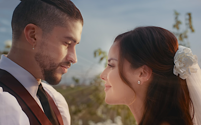 ¿Bad Bunny se casa? Aseguran que ya lleva un año comprometido