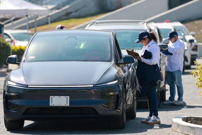Instala San Pedro módulo drive thru de vacunación contra influenza, sarampión y neumococo