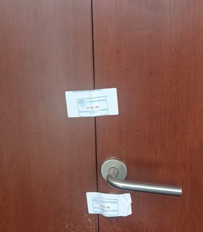 Clausuran salón de belleza dentro del Senado mexicano