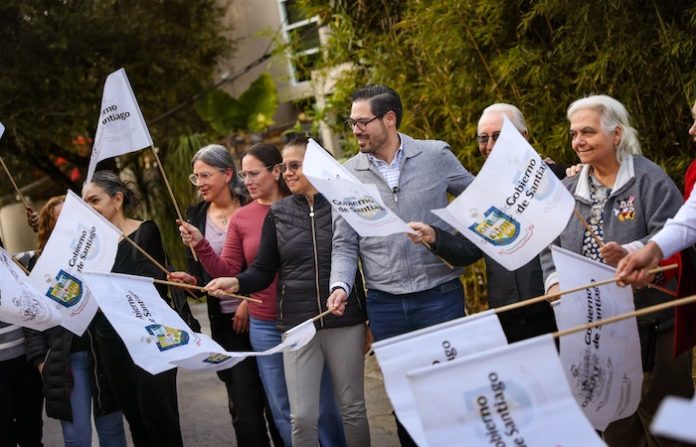 Santiago refuerza su infraestructura vial con obra de concreto hidráulico