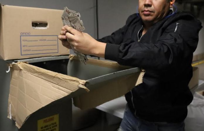 INE NL destruye más de 133 mil formatos de credencial devueltos en módulos de atención