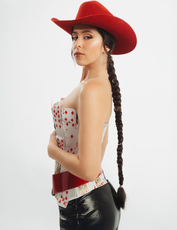 Sofi Saar rompe con lo tibio y pone fecha al pulso final antes de su nuevo álbum