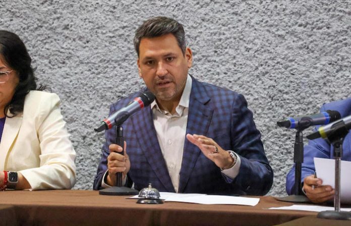 Propone Tomás Montoya aprovechar escuelas con baja matrícula para capacitar a adultos en NL