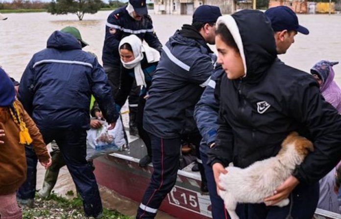 Marruecos desaloja a más de 140.000 personas por inundaciones