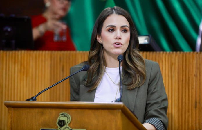 Avalan iniciativa de Lorena de la Garza para fortalecer derechos de autor en espectáculos públicos