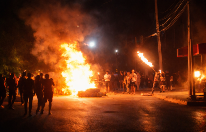 Video: Díaz-Canel advierte mano dura tras protestas y vandalismo en medio de apagones en Cuba