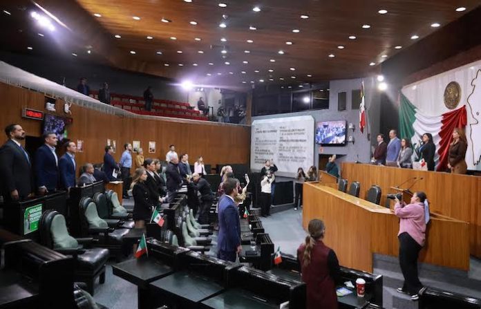 Congreso de NL se va dos semanas de descanso con rezago en la mesa