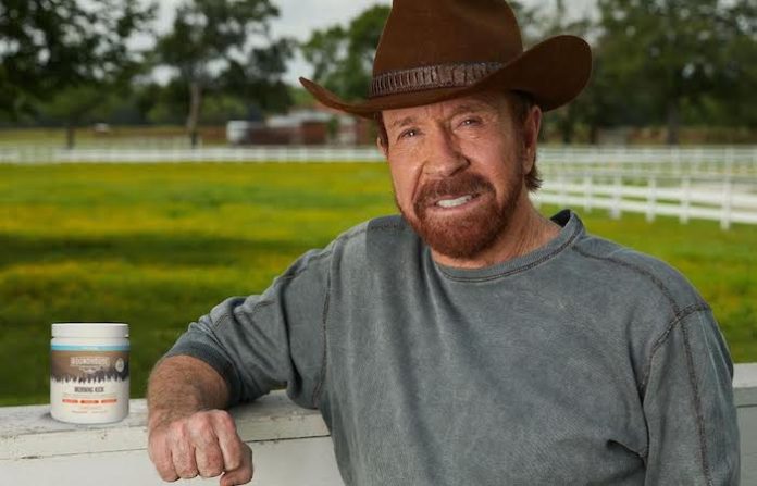 Chuck Norris es hospitalizado en Hawái; reportan estado estable