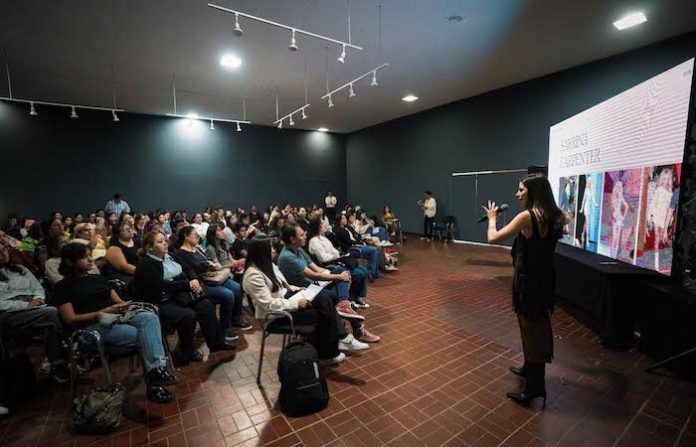 Monterrey impulsa a jóvenes con talleres de emprendimiento y mejora vialidades con operativo