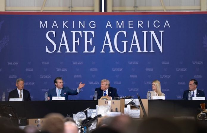 Video: El jefe del Pentágono acusa a migrantes indocumentados de “envenenar a la buena gente” de Estados Unidos