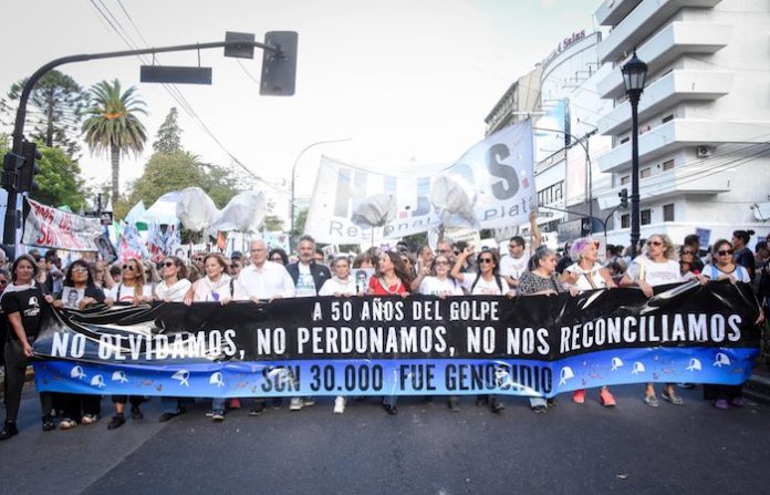 Argentina sale a las calles a gritar “Nunca Más” a 50 años del inicio de la última dictadura