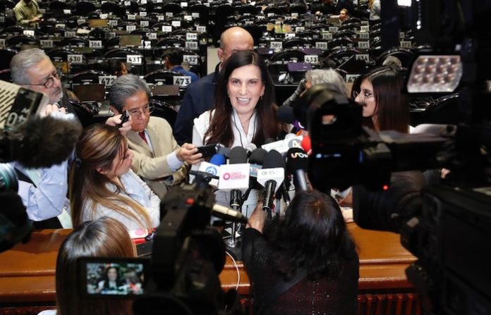 Kenia López cuestiona giro del gobierno y exige cuentas por derrame en el Golfo