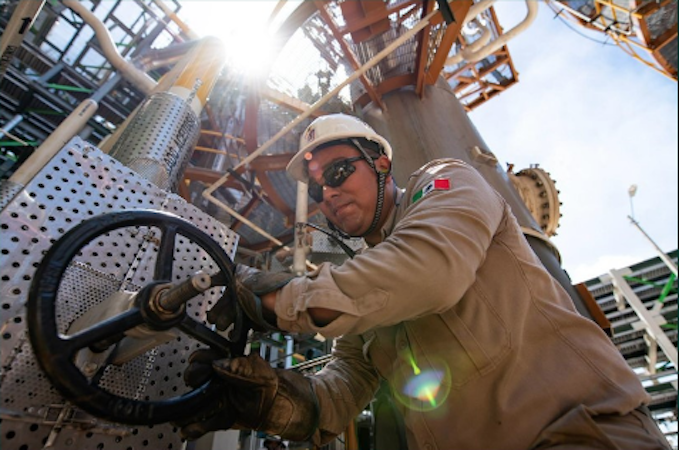 ¿Por qué México no obtiene beneficios por el alza de los precios del petróleo?