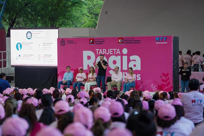 Tarjeta Regia Plus alcanza a 20 mil mujeres en Monterrey con apoyos y capacitación