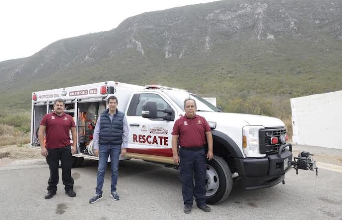 Escobedo refuerza operativo de Semana Santa y apoya a familias afectadas por incendio