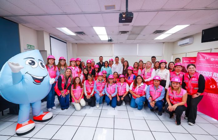 Cascos Rosas rompe barreras en Agua y Drenaje y abre paso a más mujeres en campo