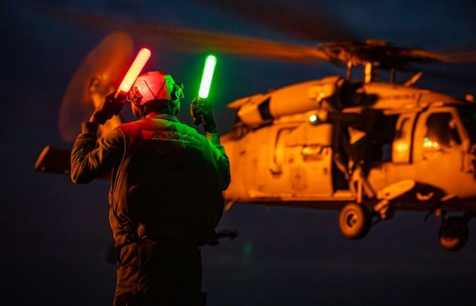 Estados Unidos se estaría preparando para una operación terrestre en Irán, según un medio