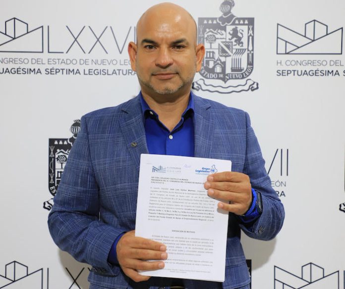 Buscan alivio al bolsillo: proponen descuento en refrendo para adultos mayores en Nuevo León