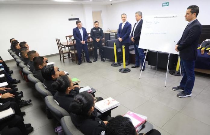 Policías de Monterrey se capacitan ante amenazas con drones rumbo al Mundial 2026