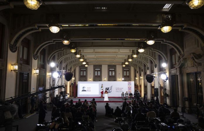 Claudia Sheinbaum: del apoyo personal en pesos al posible envío de millones de barriles