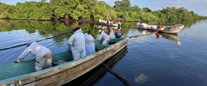 Sheinbaum insiste en que derrame en el golfo de México no es culpa de Pemex
