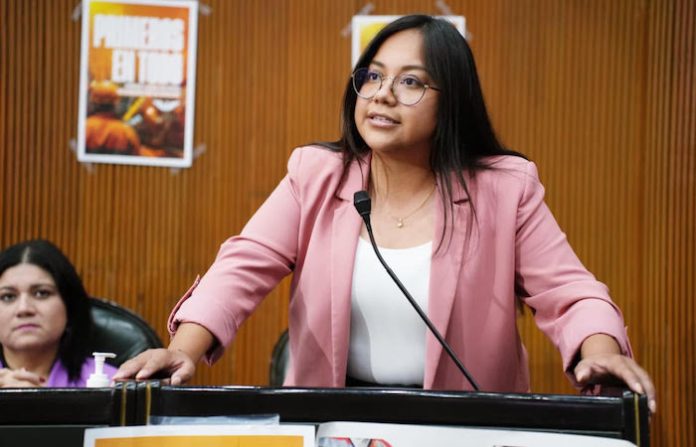 Marisol González exige a Jesús Nava Rivera transparentar obras inconclusas en Santa Catarina