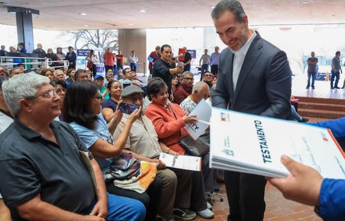 Entrega Adrián de la Garza 500 testamentos a través del programa “Patrimonio Seguro”
