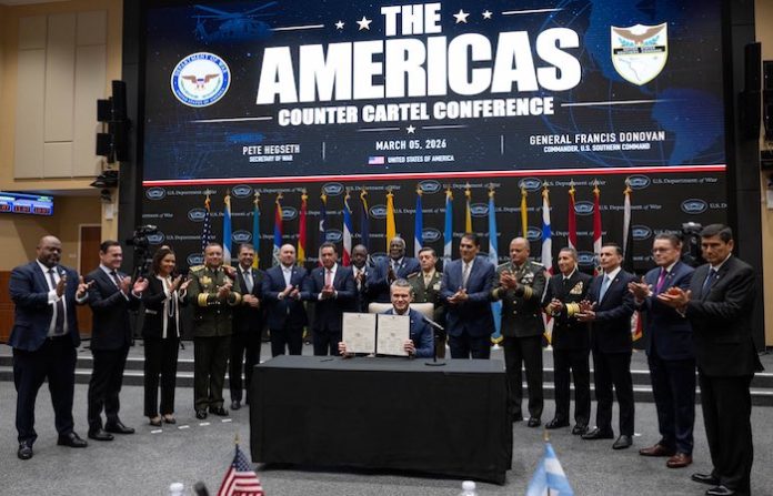 EU advierte que está listo para atacar unilateralmente a cárteles en América Latina; México no estuvo presente en la reunión del Pentágono