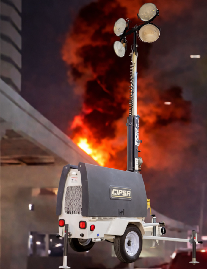 Posible falla en torre de iluminación provoca incendio en obra de la Línea 6 del Metro