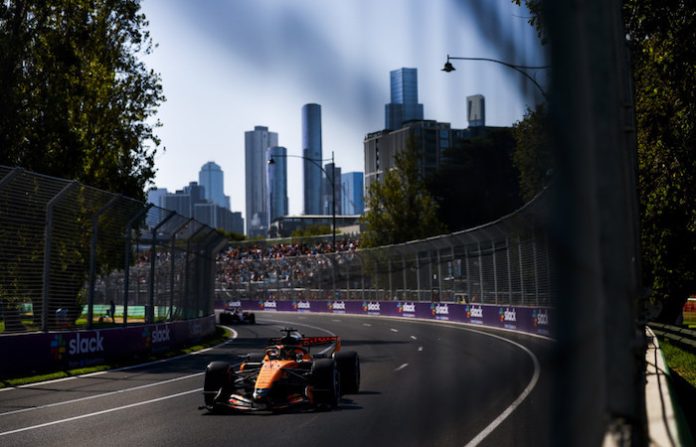 Piastri impone condiciones en Albert Park mientras Mercedes acecha y Red Bull vive jornada accidentada