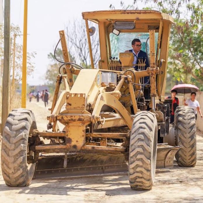 Avanza Juárez pavimentación en avenida Los Reguiletes; obra beneficiará a vecinos de cuatro colonias
