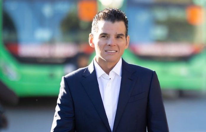 Miguel Ángel Flores destaca avances en modernización del transporte público en Nuevo León