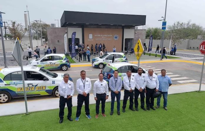 San Nicolás abre primera escuela de manejo municipal