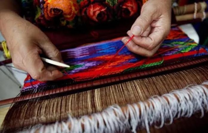 Baja California busca blindar su herencia indígena ante el saqueo textil