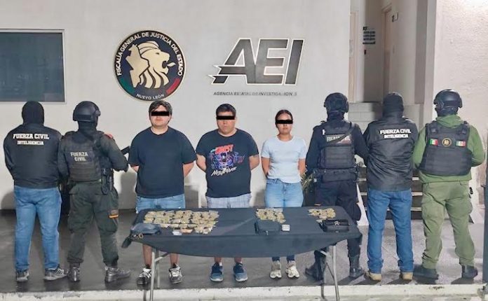 Caen tres presuntos generadores de violencia con droga y equipo de narcomenudeo en Juárez