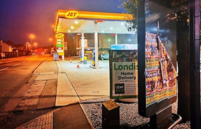 Repostar sin pagar: así es como los británicos hacen frente al encarecimiento del combustible