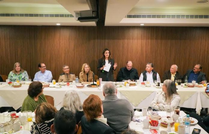 Lorena de la Garza escucha al magisterio y promete defender sus demandas en el Congreso