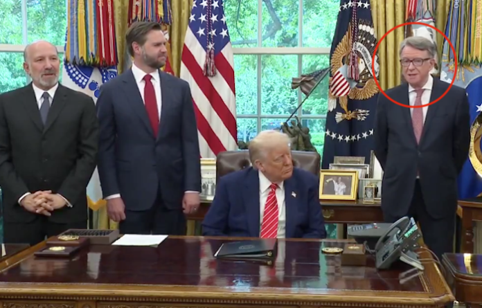 Reportan que la Cancillería británica presionó para designar como embajador en EU a Mandelson, vinculado a Epstein