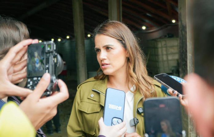 “Que convenza a los suyos”: Lorena de la Garza lanza mensaje directo a Samuel García por el presupuesto