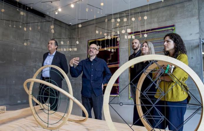 Santiago Borja rompe esquemas y lleva el pensamiento crítico al terreno de lo visual