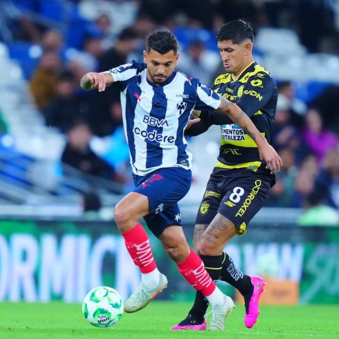 Rayados se derrumba en casa y firma un fracaso que lo deja al borde de la eliminación