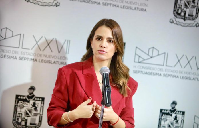 Lorena de la Garza plantea necesidad de dar certeza a finanzas públicas en NL